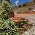 Villa Verde تْشيفالو